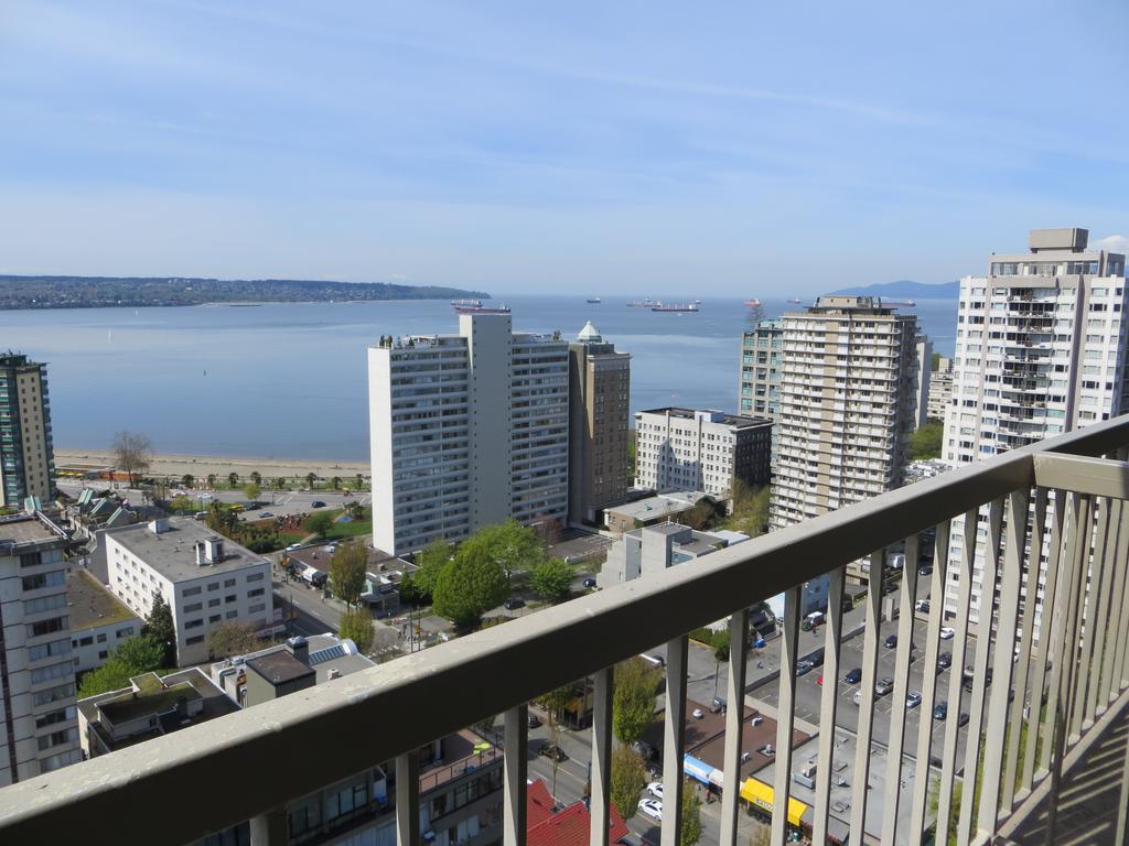 Coast Plaza Hotel And Suites Vancouver Zewnętrze zdjęcie