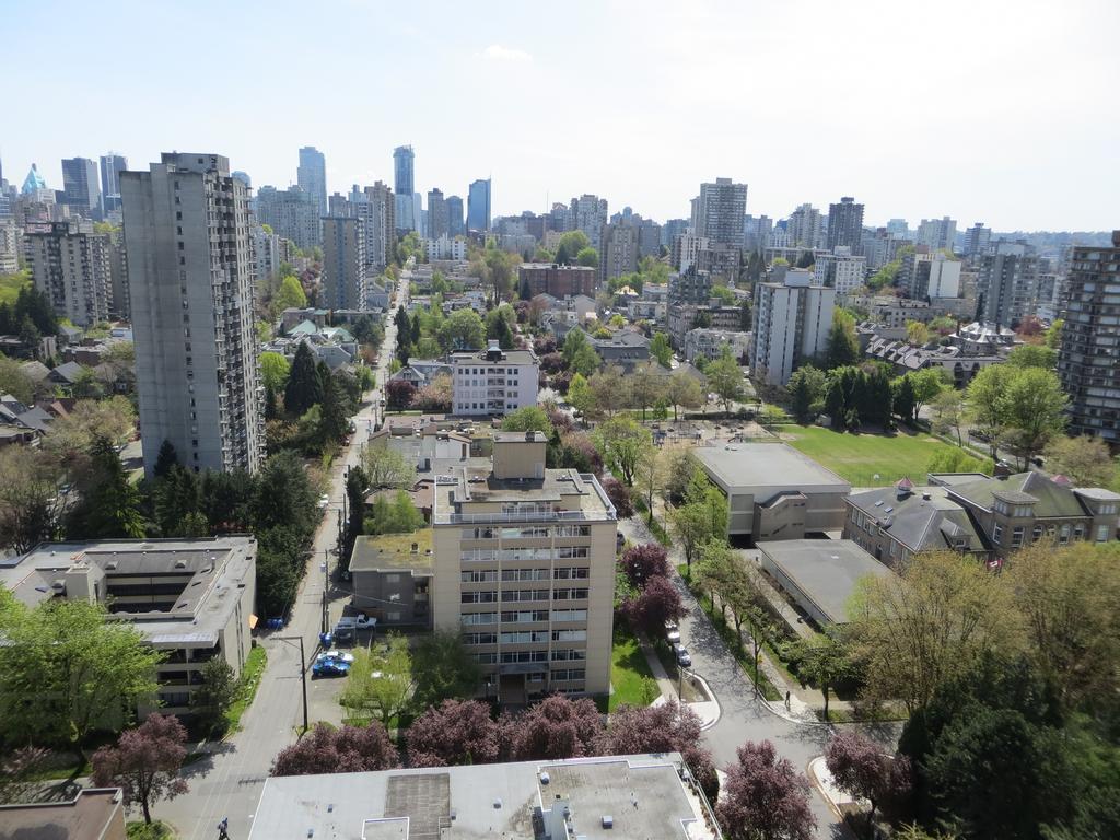 Coast Plaza Hotel And Suites Vancouver Zewnętrze zdjęcie
