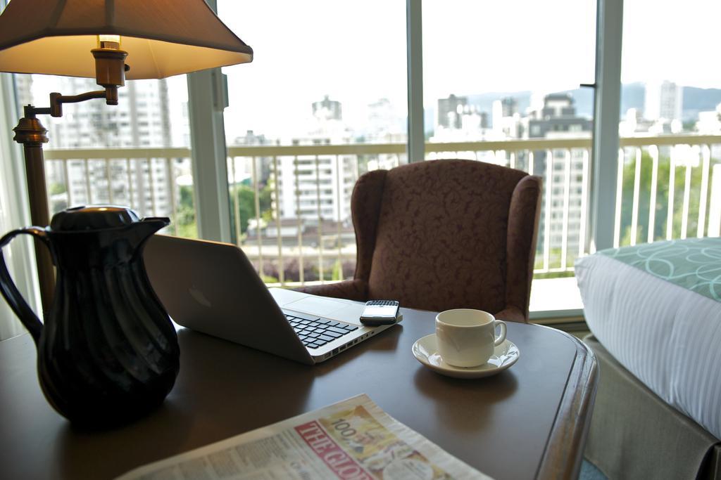 Coast Plaza Hotel And Suites Vancouver Zewnętrze zdjęcie