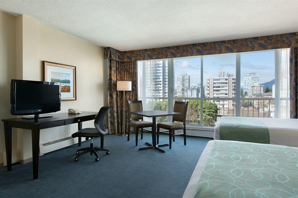 Coast Plaza Hotel And Suites Vancouver Zewnętrze zdjęcie