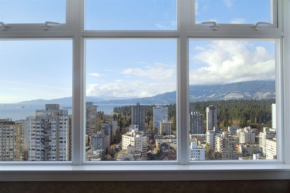 Coast Plaza Hotel And Suites Vancouver Zewnętrze zdjęcie