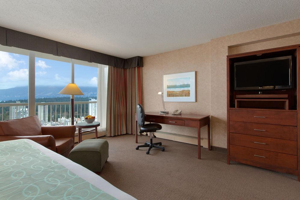 Coast Plaza Hotel And Suites Vancouver Zewnętrze zdjęcie