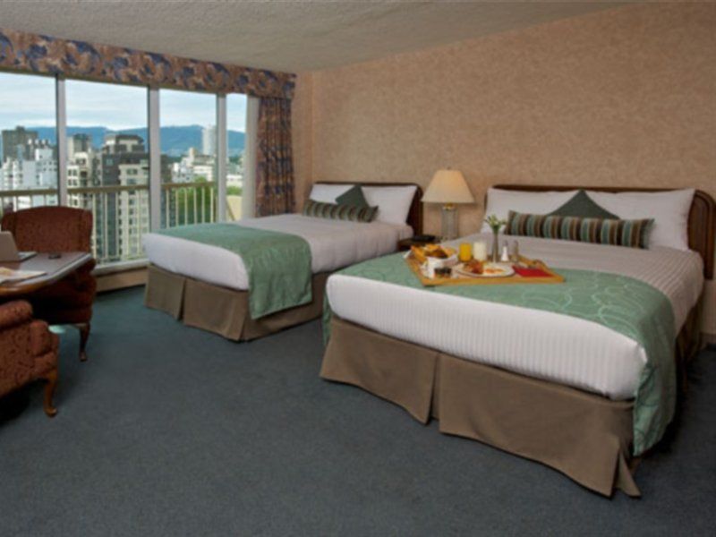 Coast Plaza Hotel And Suites Vancouver Zewnętrze zdjęcie